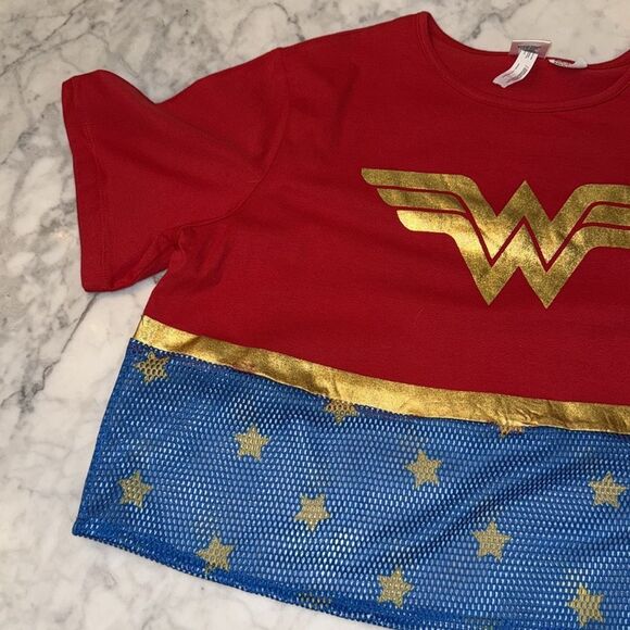 NWT WONDER WOMAN SHIRT COSTUME S/M - Picture 3 of 6